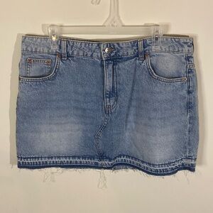 H&M Divided Light Wash Denim Mini Skirt NWT Size 14